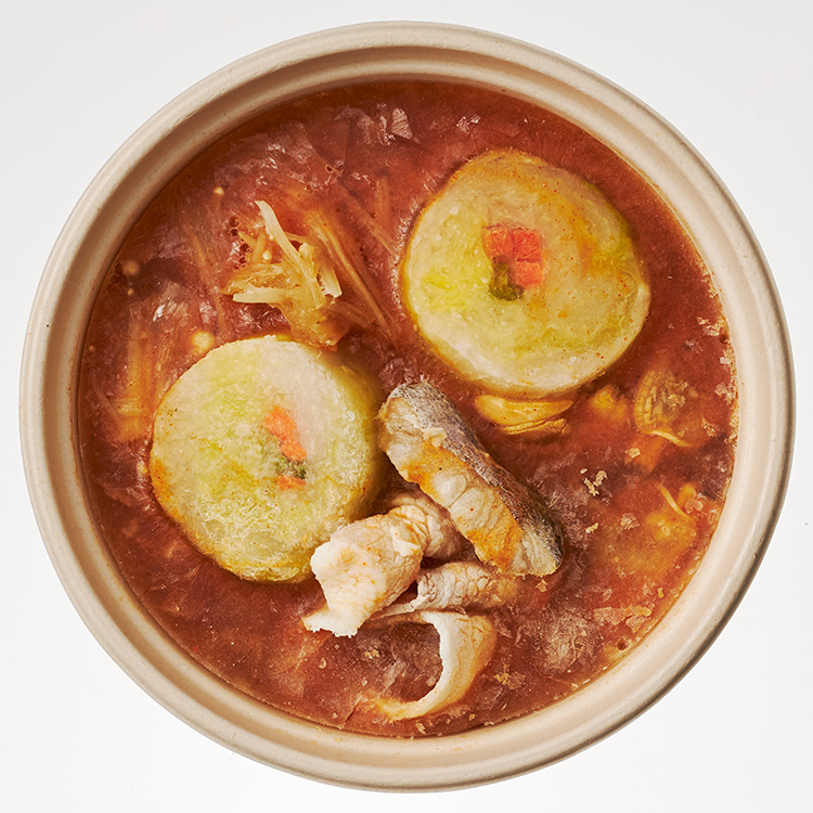 ﾃﾝｼﾞｬﾝﾁｹﾞwith glassnoodles-韓国風家庭料理の旨辛みそ鍋-