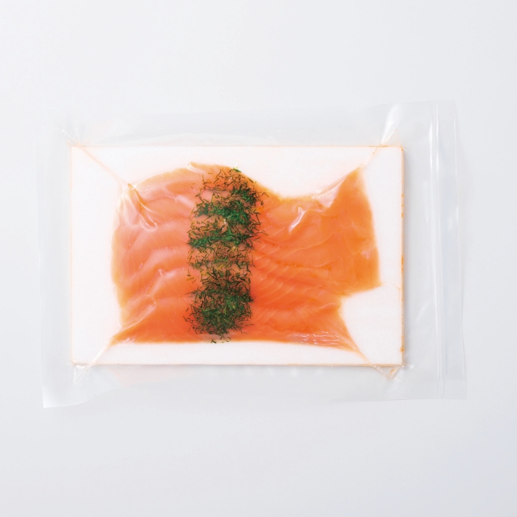厚切りスモークサーモン（ディル付き）