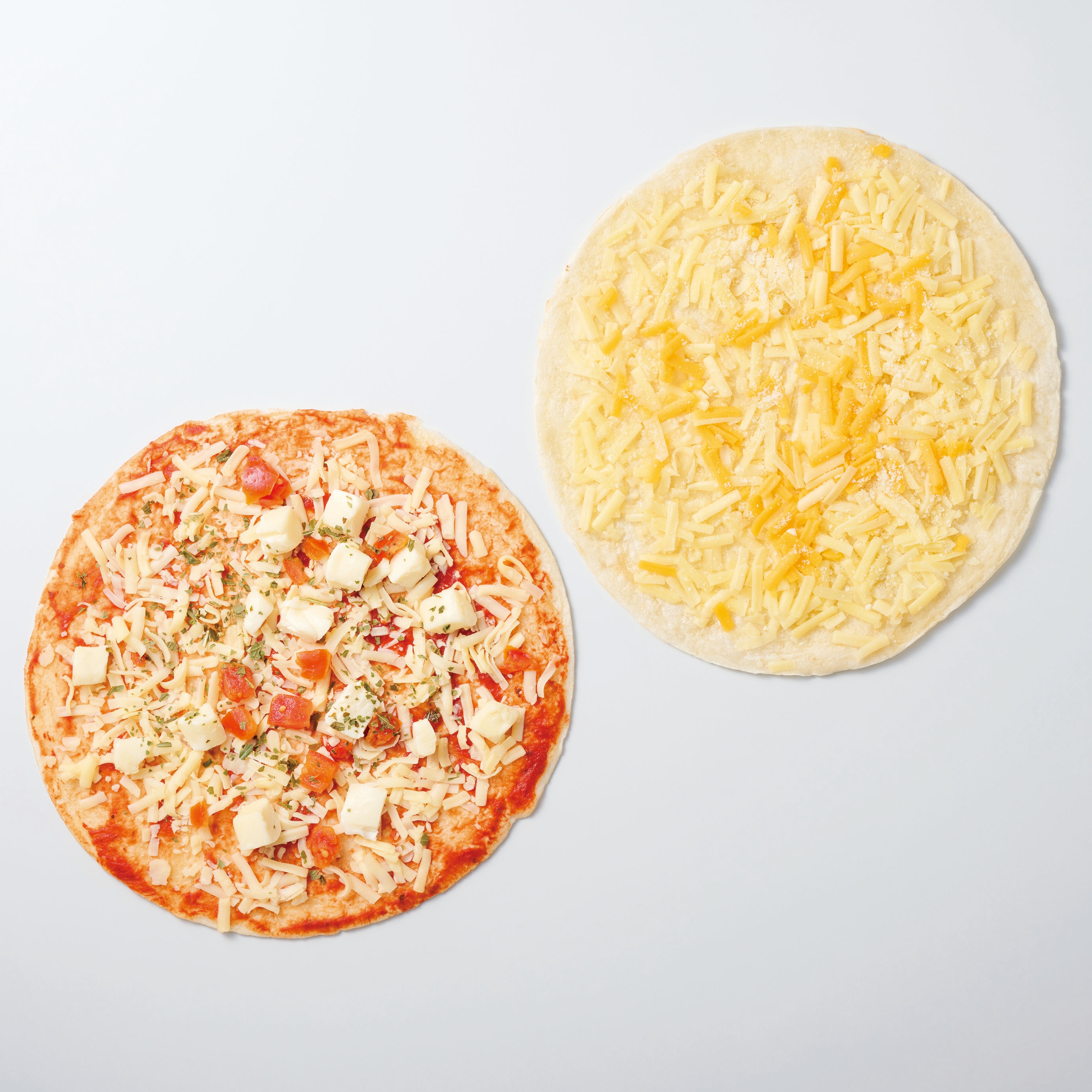 薄焼きピザ(5種のチーズ、マルゲリータ)