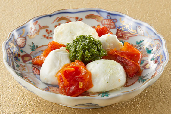 画像：トマトとチーズのカプレーゼ風