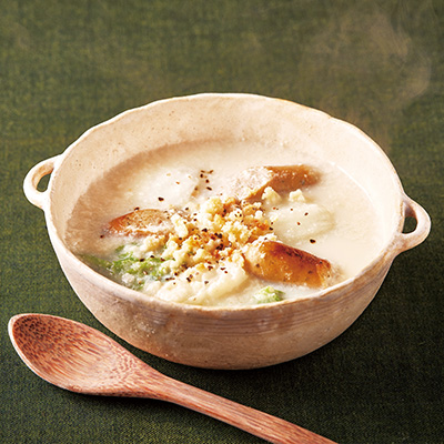写真：白菜とあらびきポークウインナーの豆乳スープ