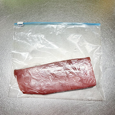 写真：冷凍用密閉保存袋や容器に入れて冷凍する